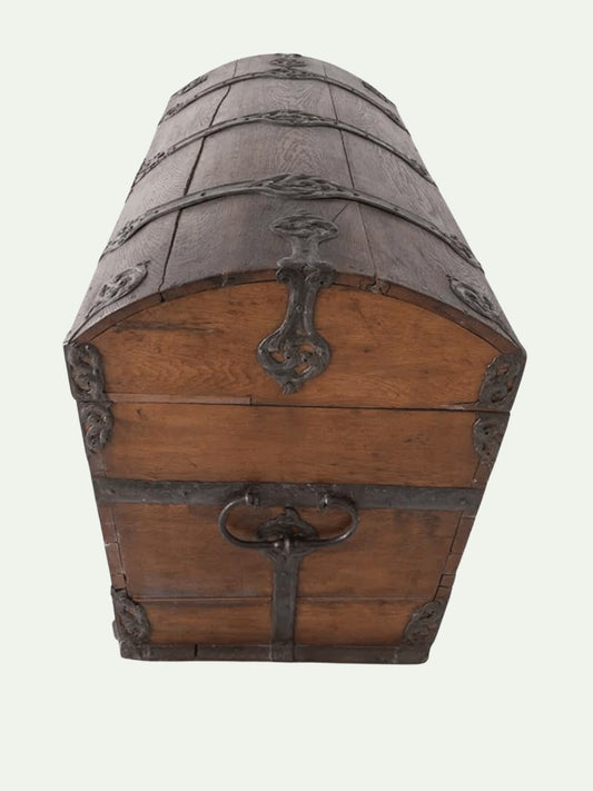 18th-Century Baroque Dome-Top Bridal Trunk with Original Key | Denmark