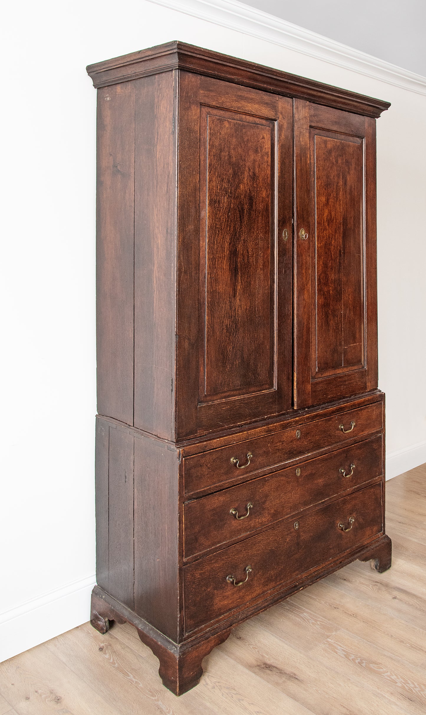 Antique Georgian Linen Press | 18th Century Wardrobe