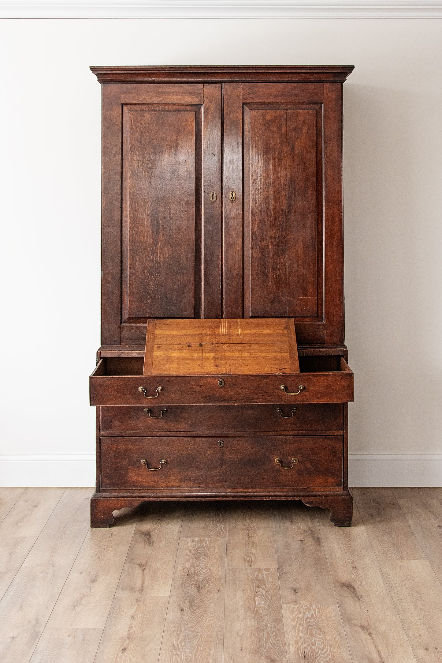 Antique Georgian Linen Press | 18th Century Wardrobe