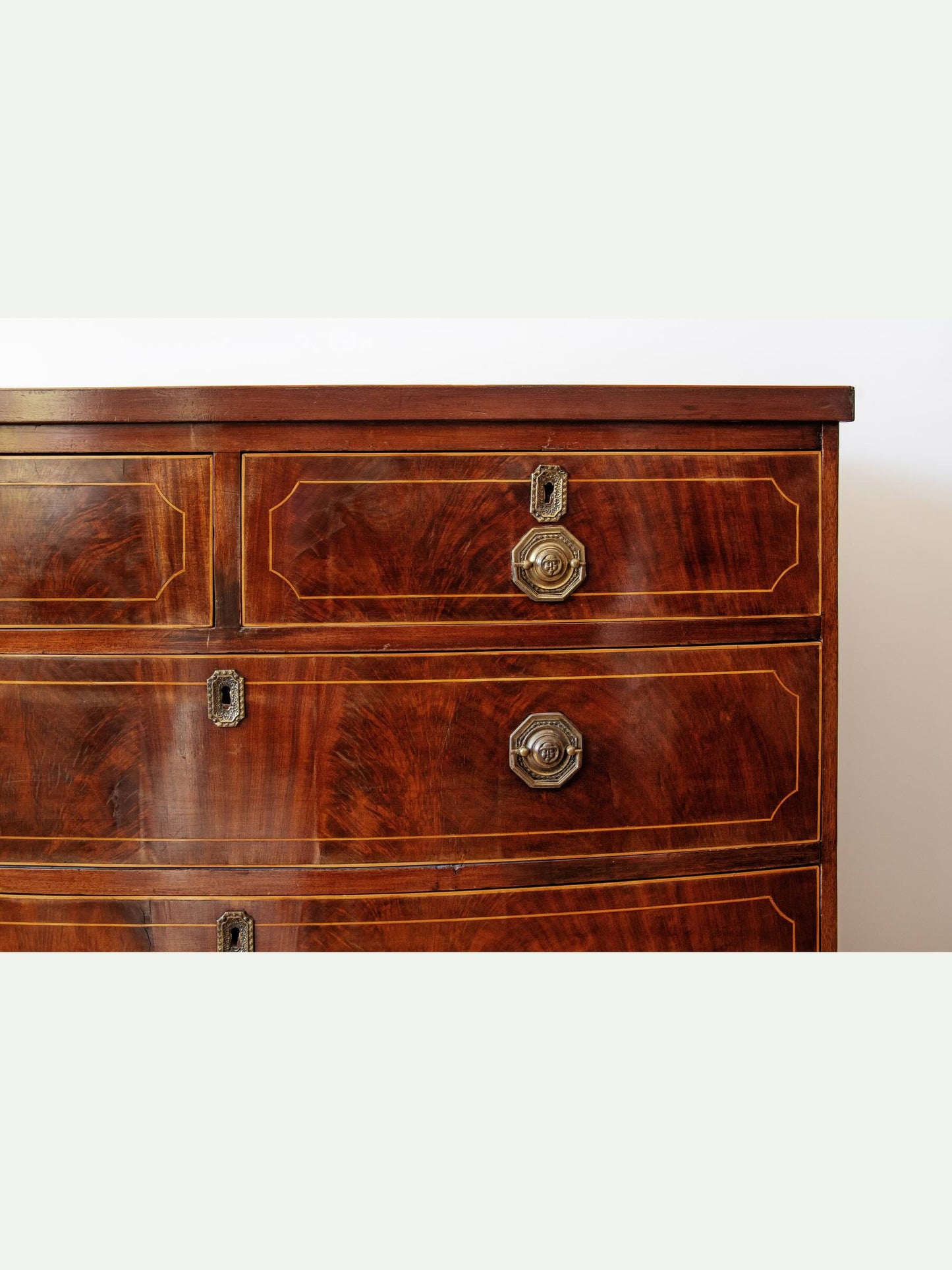 Antique English Hepplewhite Mahogany Chest of Drawers with Satinwood String Inlay | c. 1800–1820